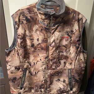 Sitka XL camo vest